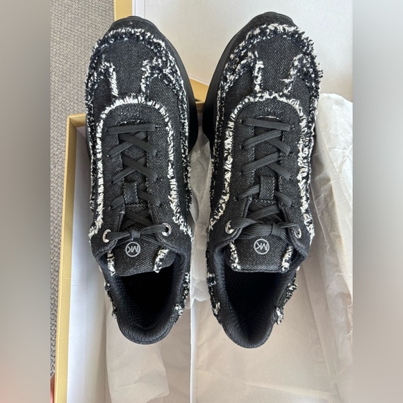 Michael Kors Ari Trainer Denim Sneakers – Size 8.5M - Picture 15 of 16